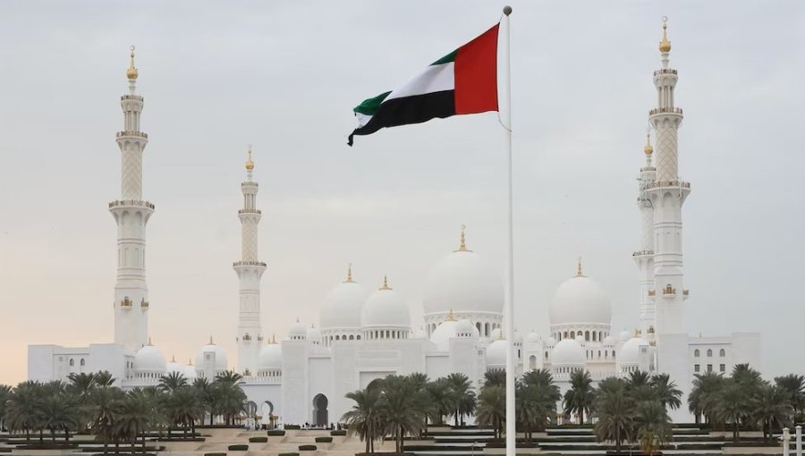 Emiratos Árabes Unidos intercepta nuevos misiles y drones procedentes de Irán pese al alto el fuego en vigor