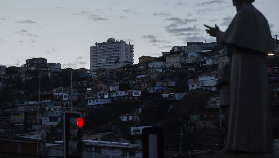 Unos 5 mil clientes quedaron sin luz durante el sistema frontal en la región de Valparaíso