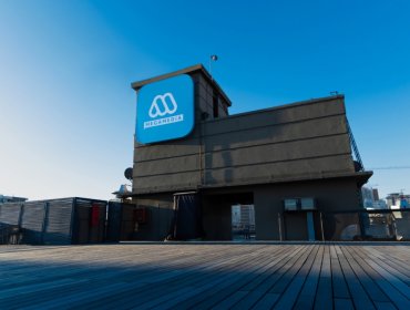 Mega vuelve a golpear a Chilevisión y se queda con uno de sus productores estrella