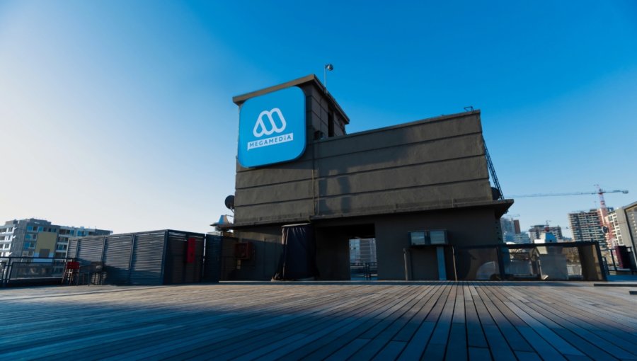 Mega vuelve a golpear a Chilevisión y se queda con uno de sus productores estrella