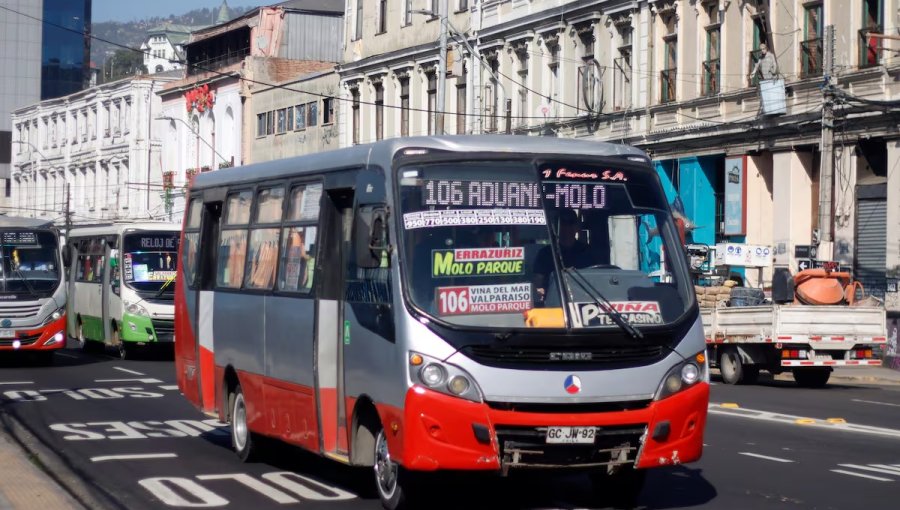 Editorial: El desesperado grito de auxilio de los conductores de micros: Más fiscalización