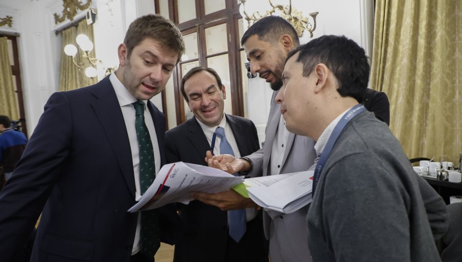 “Ley de súper ricos” y “riesgo fiscal”: recriminaciones cruzadas marcan avance de proyecto de Reconstrucción en la Cámara