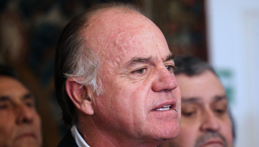 Walker califica como "un balde de agua fría" para el sector agrícola decisión de Iansa de suspender compra de remolacha nacional