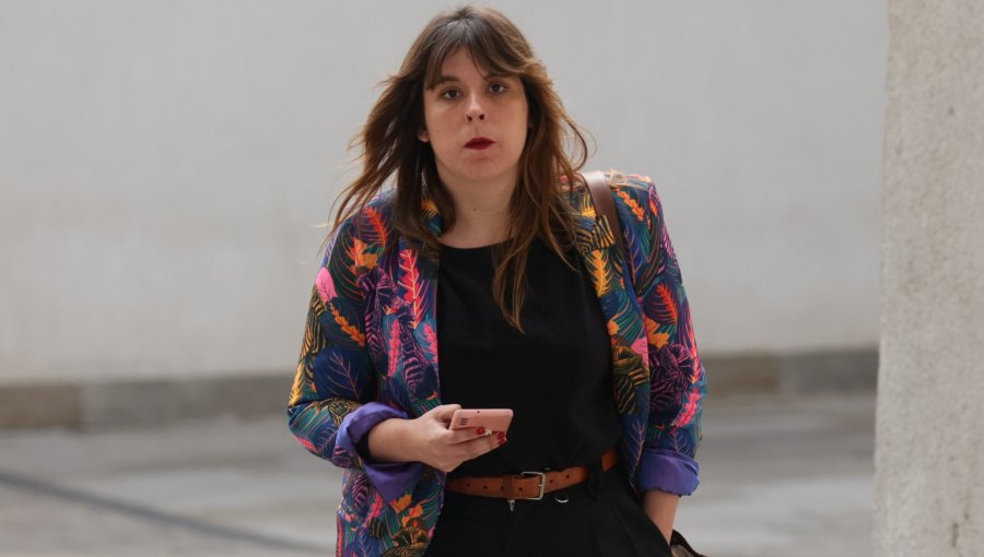 Presidenta del Frente Amplio tilda de “inmoral” estrategia del Gobierno por proyecto de reconstrucción