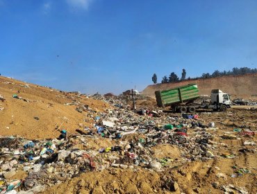 Seremi del Medio Ambiente llama a municipios de Valparaíso y Viña a actuar con urgencia ante crisis del relleno El Molle