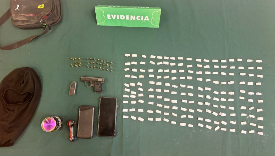 Patrullaje preventivo en Quillota termina con peligroso delincuente detenido: sujeto portaba pistola y drogas