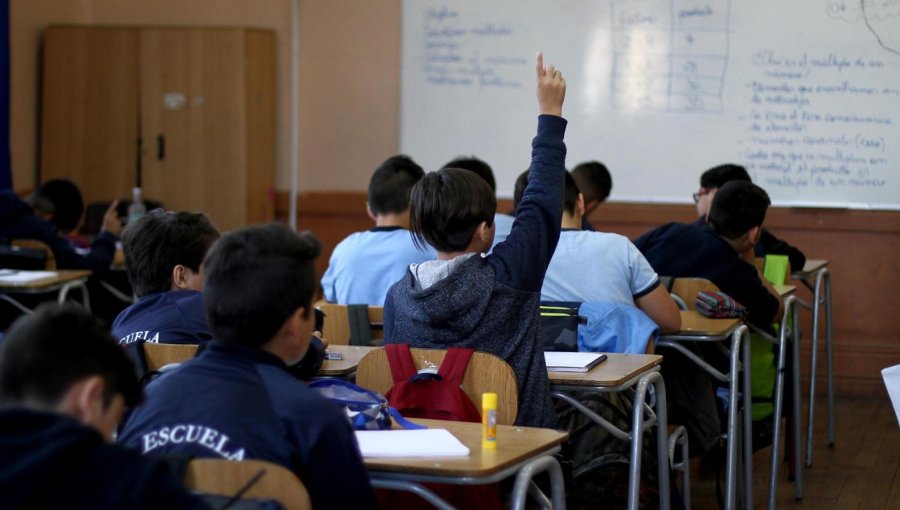 Editorial: La ley que no se fiscaliza: Salas de clases deben tener una temperatura mínima garantizada para nuestras niñas y niños