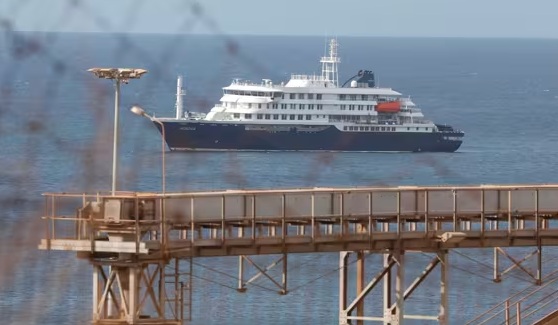 Cuarentena forzosa en Madrid para los 14 españoles del crucero afectado por hantavirus