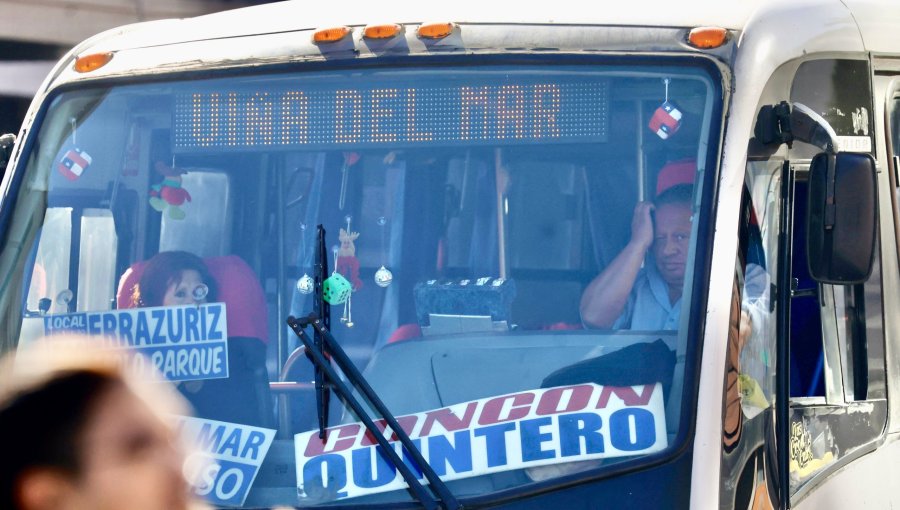 "Tienen que correr para ganarse el sustento": la dura realidad laboral que enfrentan los choferes de micro del Gran Valparaíso