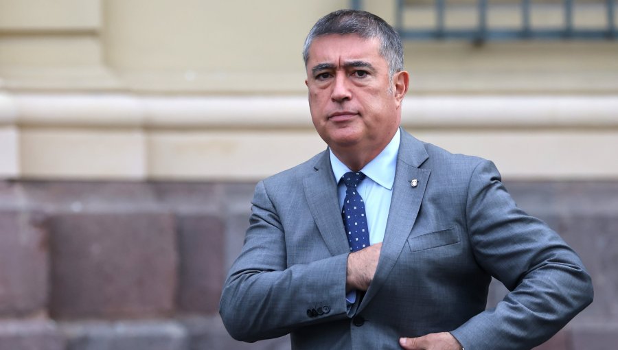 Alcalde Desbordes reitera críticas al ministro Rabat por ampliación de Santiago 1: "Le falta experiencia política y esto le va a traer costo"