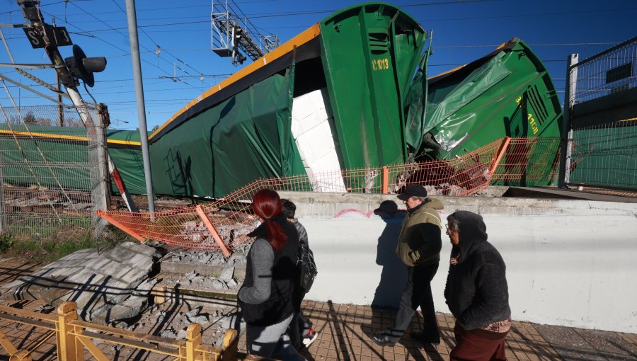 Tren de carga descarriló al interior de la estación Chiguayante del Biotren