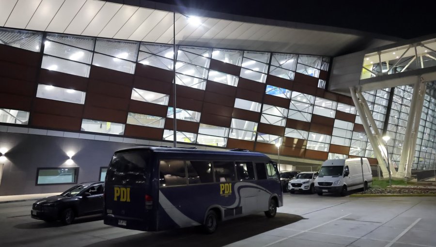 Detienen a ciudadana argentina en aeropuerto de Santiago por portar munición