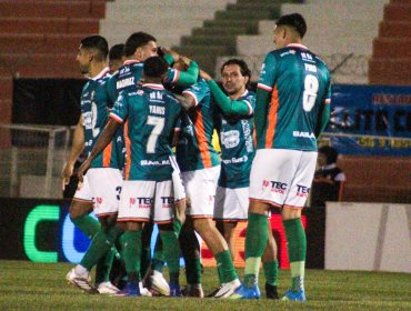 Cobresal volvió a los abrazos tras casi tres meses sin ganar y despachó a la U de Concepción