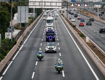 Con escolta militar trasladaron al hospital a 14 españoles del crucero del hanta