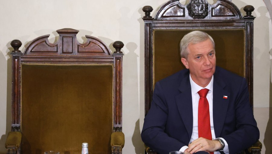 Analista político advierte complejo momento del Presidente José Antonio Kast: “Ya perdió la mitad del capital político”