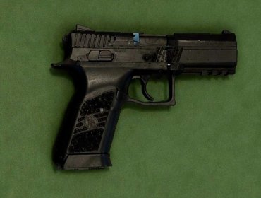 Detienen a dos sujetos tras robo de vehículo en la parte alta de Viña del Mar: portaban arma de aire comprimido