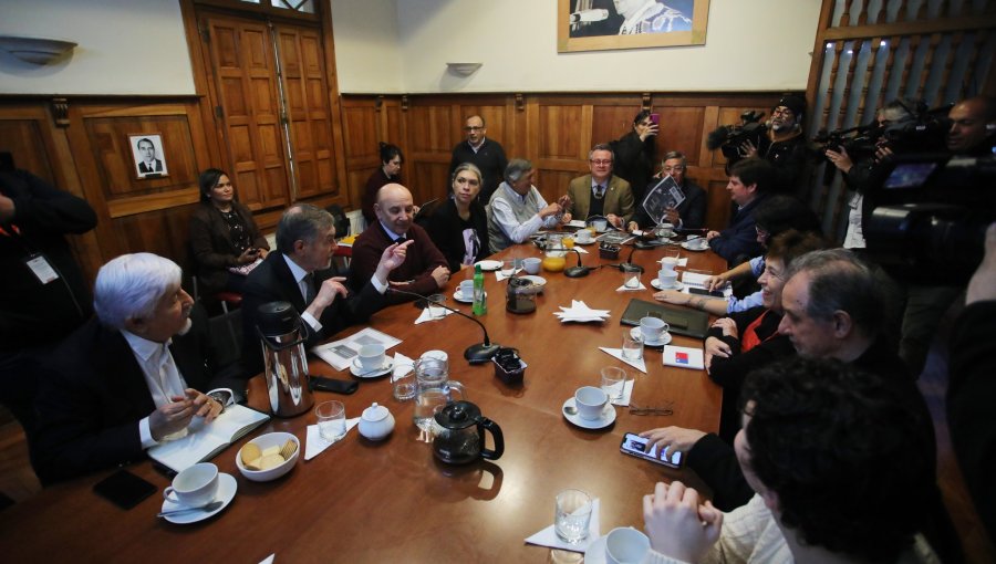No hubo "tsunami": Oposición presenta 10 indicaciones al proyecto de Reconstrucción