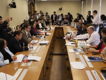 Comisión de Educación del Senado aprueba idea de legislar el proyecto "Escuelas Protegidas"