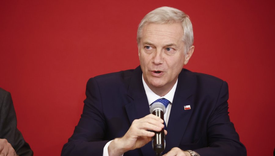 Kast hace hace mea culpa tras dichos sobre investigaciones académicas, pero recalca que "es fundamental el buen uso de los recursos"