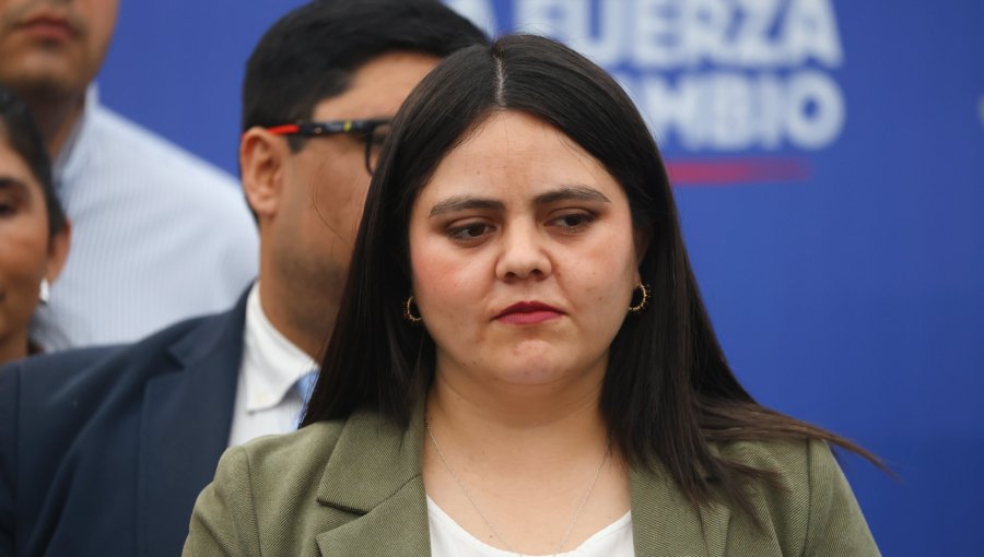 Diputada Concha respalda eventual pausa del Mineduc en traspasos a los SLEP