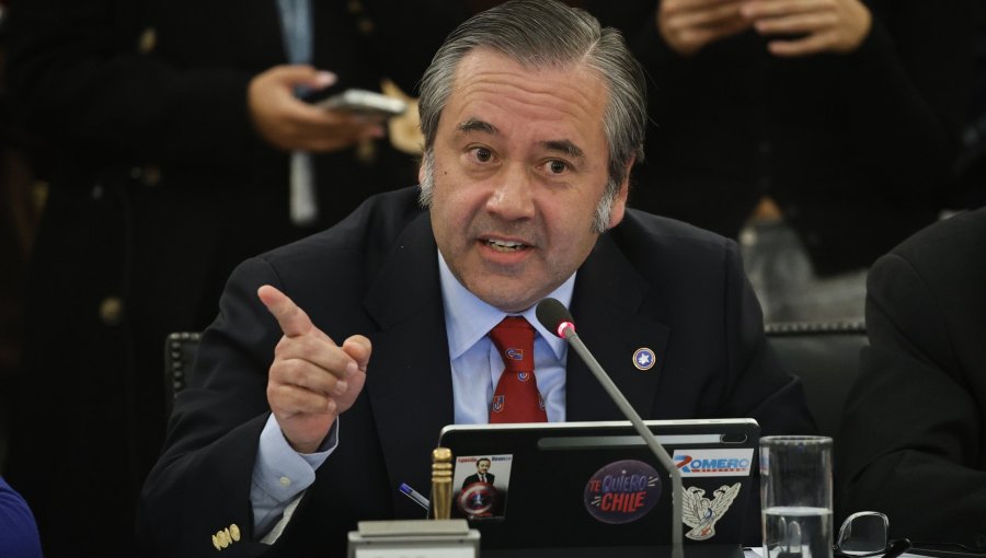 Diputado Romero denuncia "uso torcido de las instituciones" ante masivo ingreso de indicaciones al plan de reconstrucción