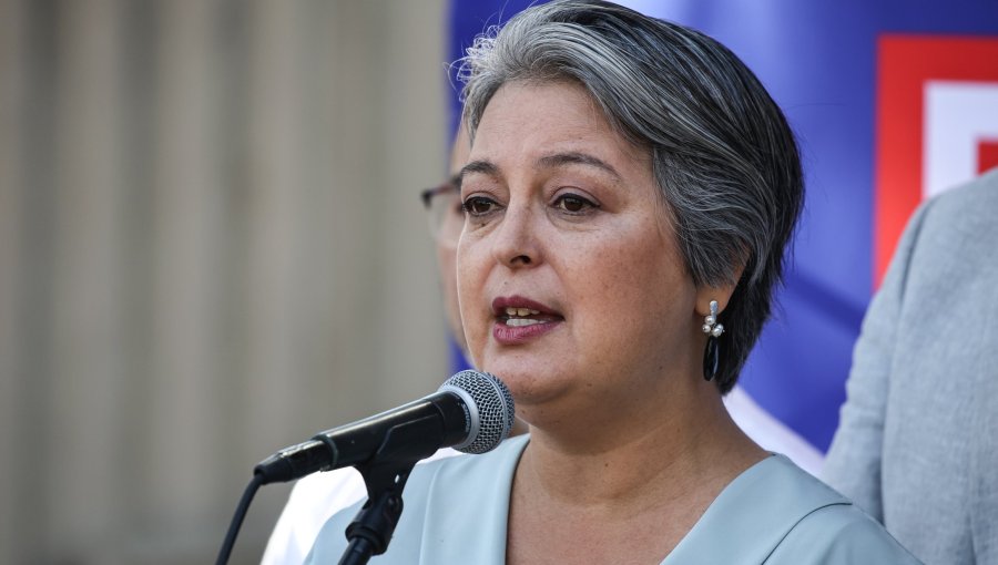 Jara tras críticas de Kast al PC: "Penalizar la movilización social no corresponde en una democracia"