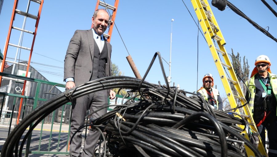 Gobierno da inicio al Plan Nacional de Ordenamiento y Retiro de Cables en Chile