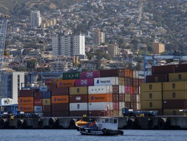 Puertos de Valparaíso y San Antonio en jaque: advierten que el 70% de la carga nacional quedaría paralizada si no se cambia la ley