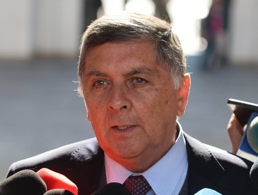 Ministro Alvarado acusa "acción dilatoria" de la oposición ante 1.500 indicaciones: "Las urgencias hay que cumplirlas"