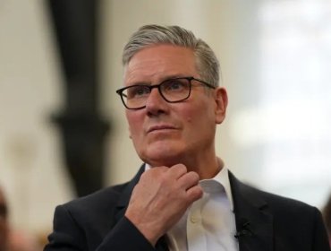 Tres ministras renuncian y aumentan presiones internas para que Keir Starmer también dimita en Reino Unido