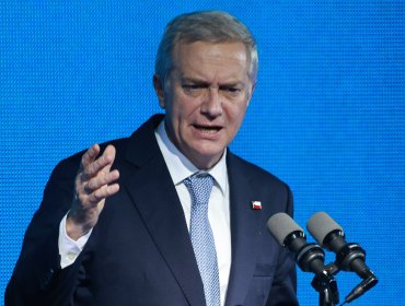 "Era una metáfora": Kast aborda promesa de campaña sobre expulsión de migrantes irregulares durante el primer día de Gobierno