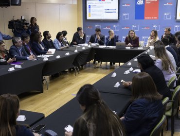 Ministerio de Salud se reúne con asociaciones de alcaldes y vuelve a descartar recortes de programas