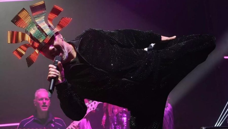 De la "invisible" Quinta Vergara al Claro Arena: Jamiroquai regresa a Chile tras su show más polémico en TV