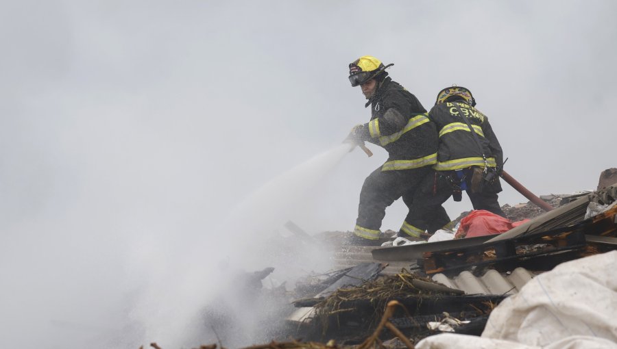 Incendios en temporada de frío encienden las alertas en la región de Valparaíso: reforzarán fiscalización y piden extremar cuidados