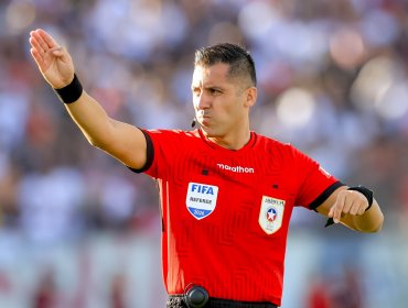 Cristián Garay respondió a dichos del DT de la UC contra los árbitros: "Respeto las opiniones, pero no las comparto"