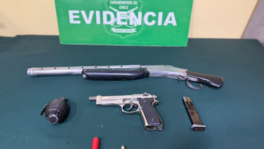 Detienen a sujeto por tenencia ilegal de arma de fuego y amenazas en contexto de violencia intrafamiliar en Lo Espejo