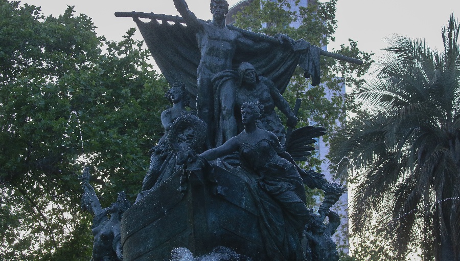 Denuncian robo y daños en histórica Fuente Alemana de Santiago tras reciente restauración