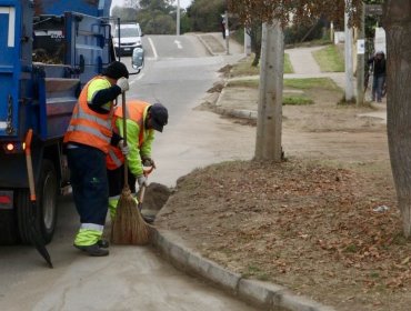 Plan Invierno 2026 avanza en Concón con limpieza de calles y retiro de residuos