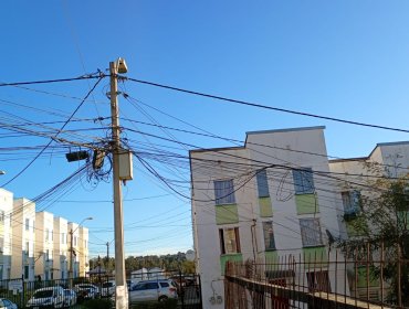 Vecinos de Viña del Mar exigen incluir a condominios sociales en plan de retiro de cables en desuso: "Nos sentimos desplazados"