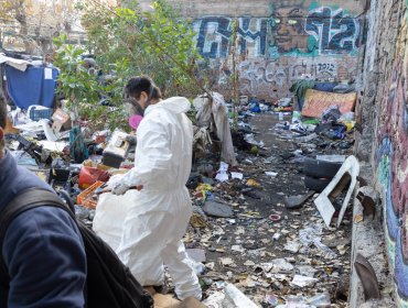 Desratizan terreno adyacente al colegio Carlos Cousiño de Valparaíso tras reclamos de la comunidad por plaga de roedores