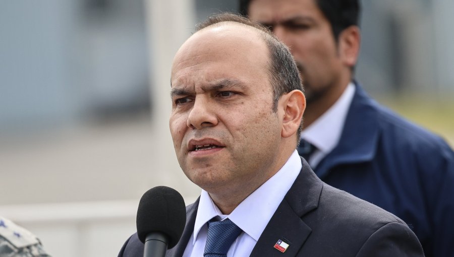 Pavez responde a "preocupación" de Chomali por indicación sobre migrantes irregulares: "No existe obligación de reporte o denuncia"