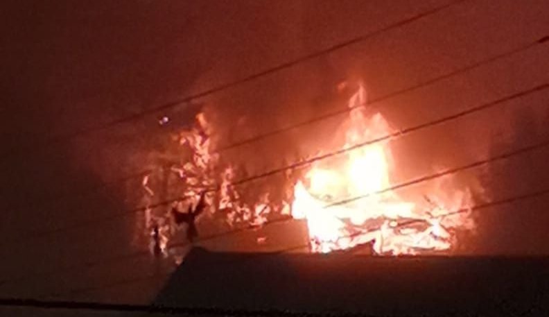 Incendio consume completamente una vivienda en el sector de Santa Inés en Viña del Mar