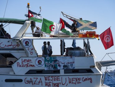 Denuncian detención de más de 400 activistas tras interceptación de flotilla que viajaba rumbo a Gaza: hay tres chilenos