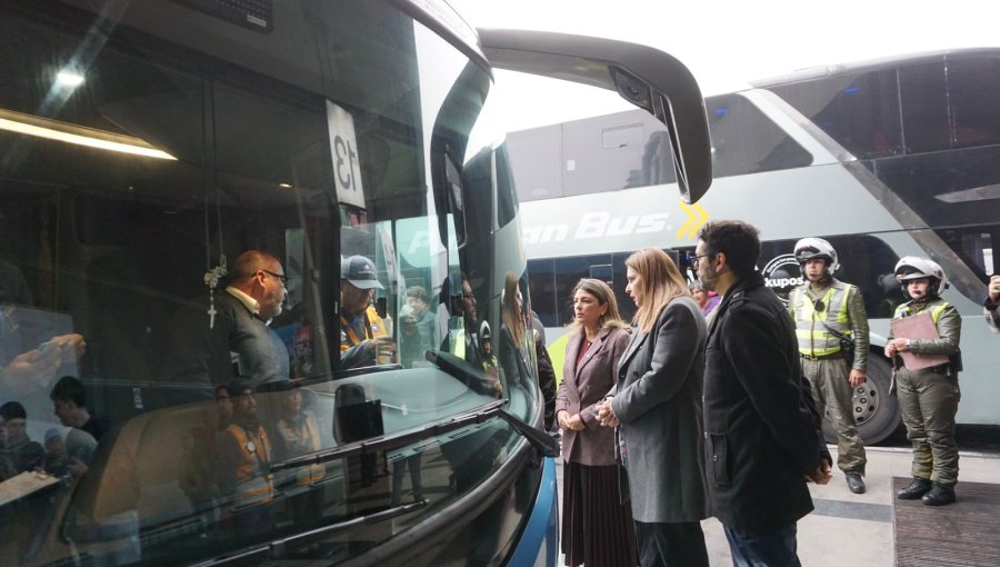 Refuerzan fiscalizaciones laborales y de transporte ante la llegada de unos 400 mil visitantes a la región de Valparaíso por feriado
