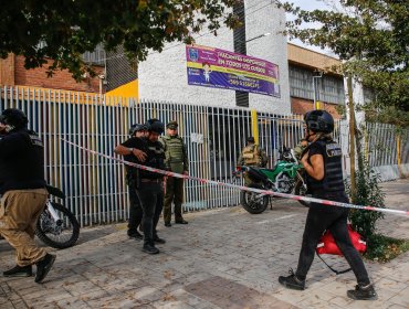 Niña de 10 años fue baleada por una mujer encapuchada en el exterior de colegio de La Granja
