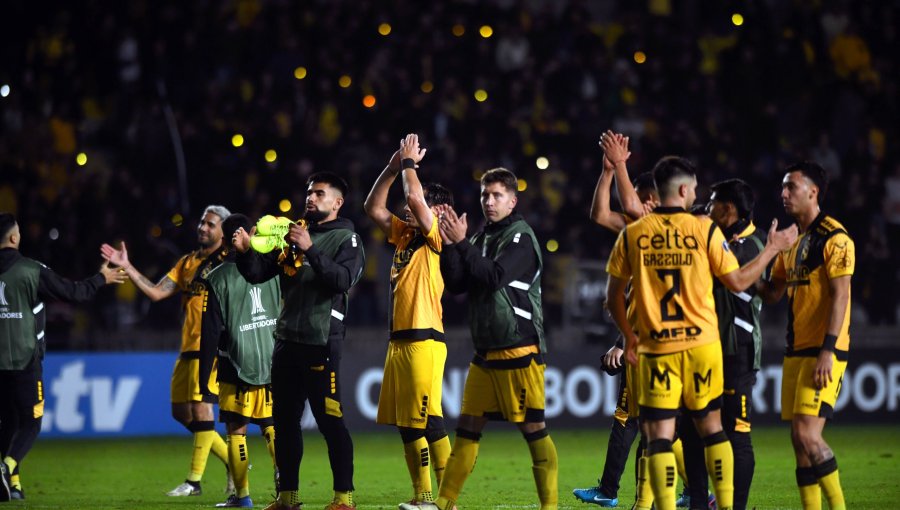 Coquimbo clasifica a octavos de la Copa Libertadores tras empate entre Nacional y Universitario