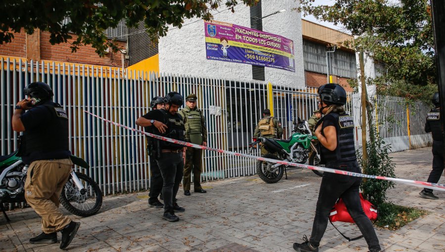 Niña de 10 años fue baleada por una mujer encapuchada en el exterior de colegio de La Granja
