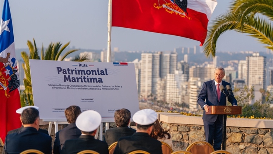 Kast firma convenio para articular el trabajo interinstitucional de cara a la conmemoración de los 150 años del Combate Naval de Iquique
