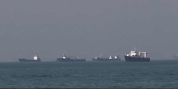 Guardia Revolucionaria autorizó el tránsito de 35 buques mercantes y petroleros por el estrecho de Ormuz