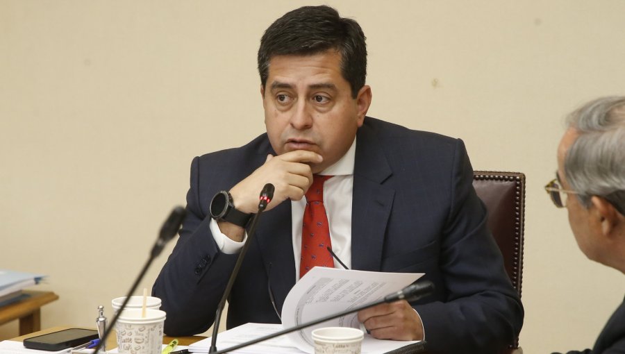 Senador Araya se abre a apoyar el plan de Reconstrucción si hay negociación: "Puede terminar en una reforma beneficiosa para todos"
